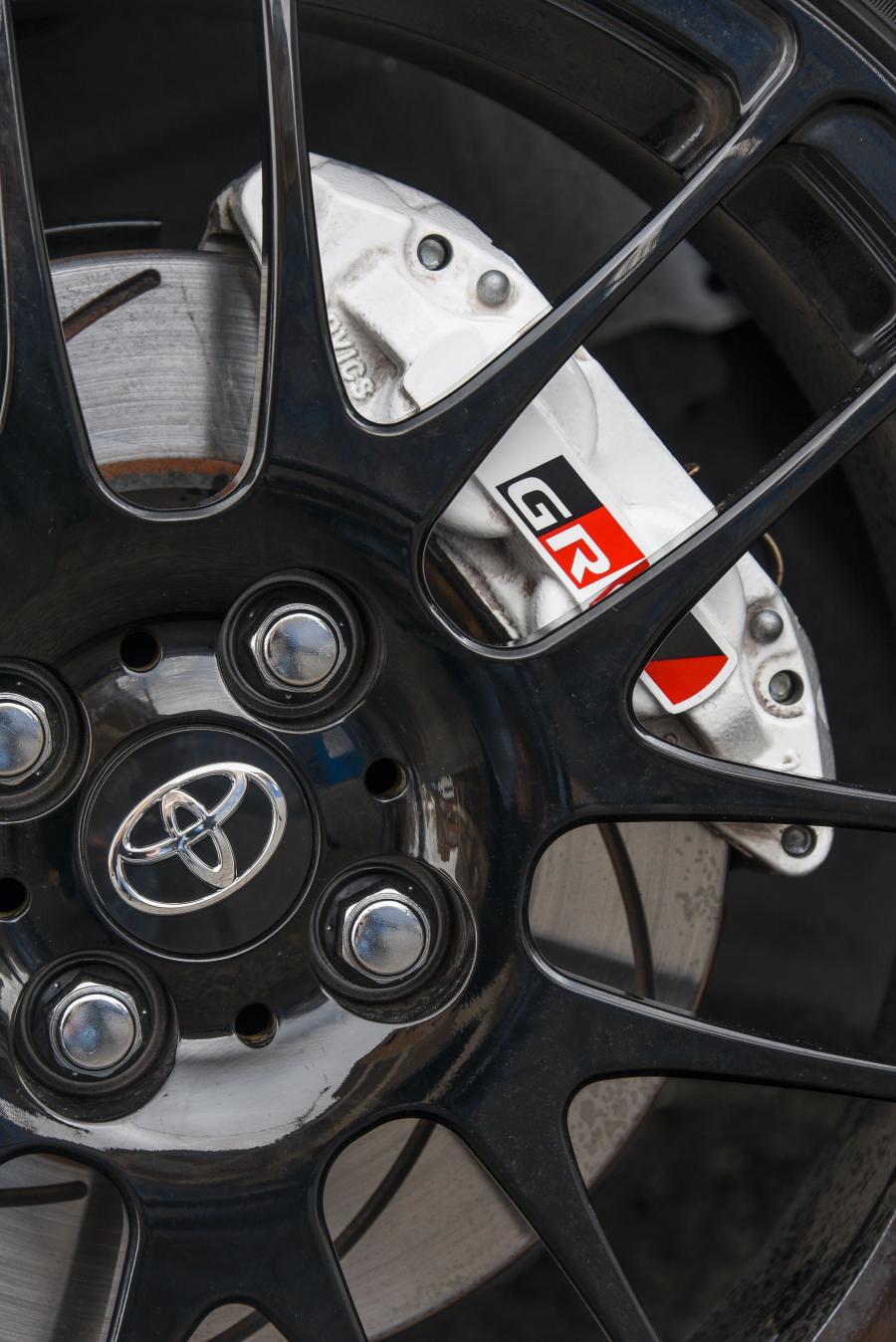 Колеса Toyota Yaris GRMN 2018 года  (ZA) (фото 13 из 40)